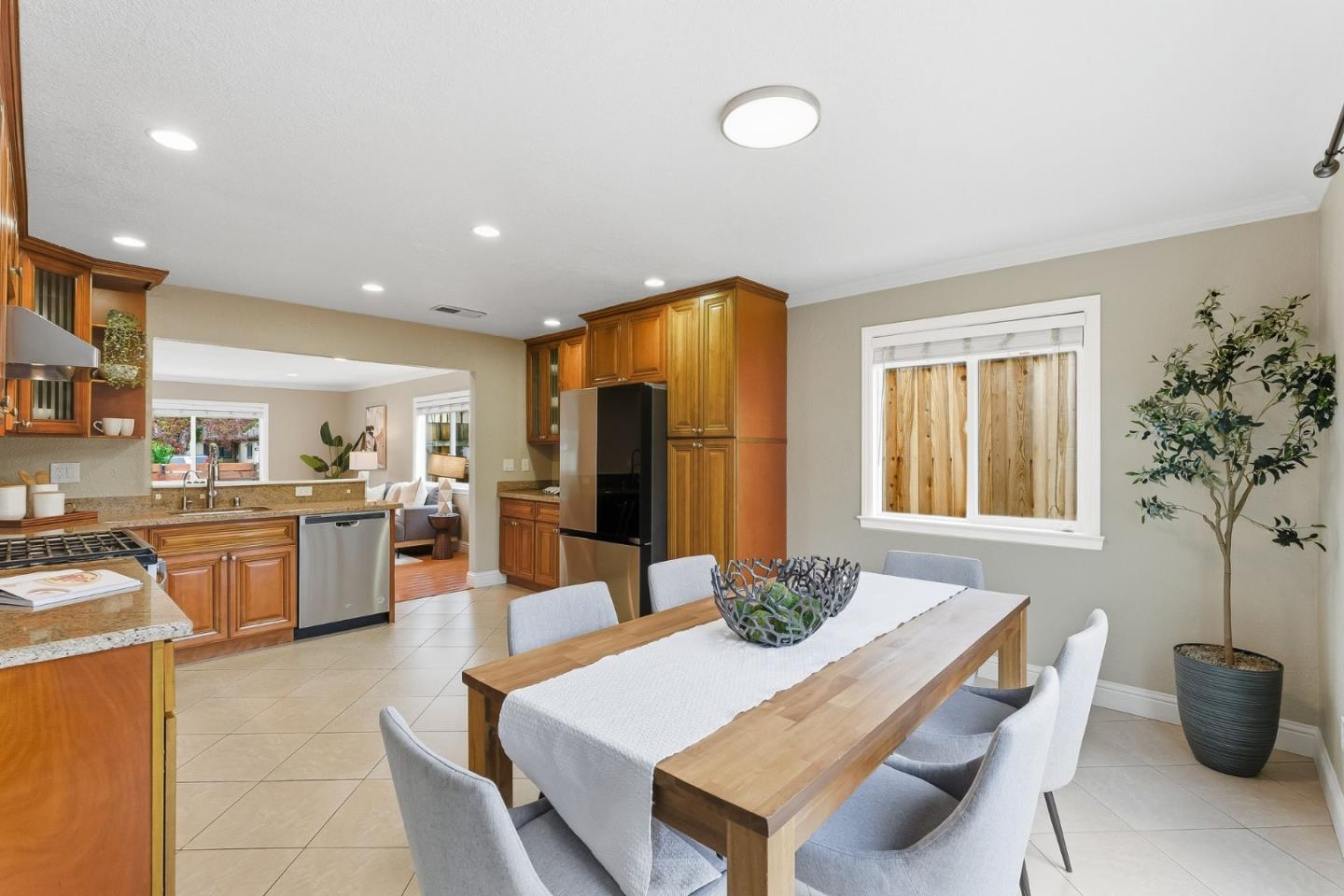 Detail Gallery Image 12 of 34 For 3155 Franela Dr, San Jose,  CA 95124 - 4 Beds | 2 Baths