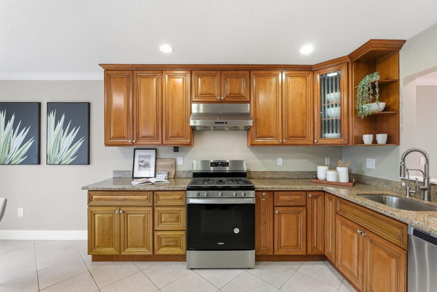 Detail Gallery Image 13 of 34 For 3155 Franela Dr, San Jose,  CA 95124 - 4 Beds | 2 Baths