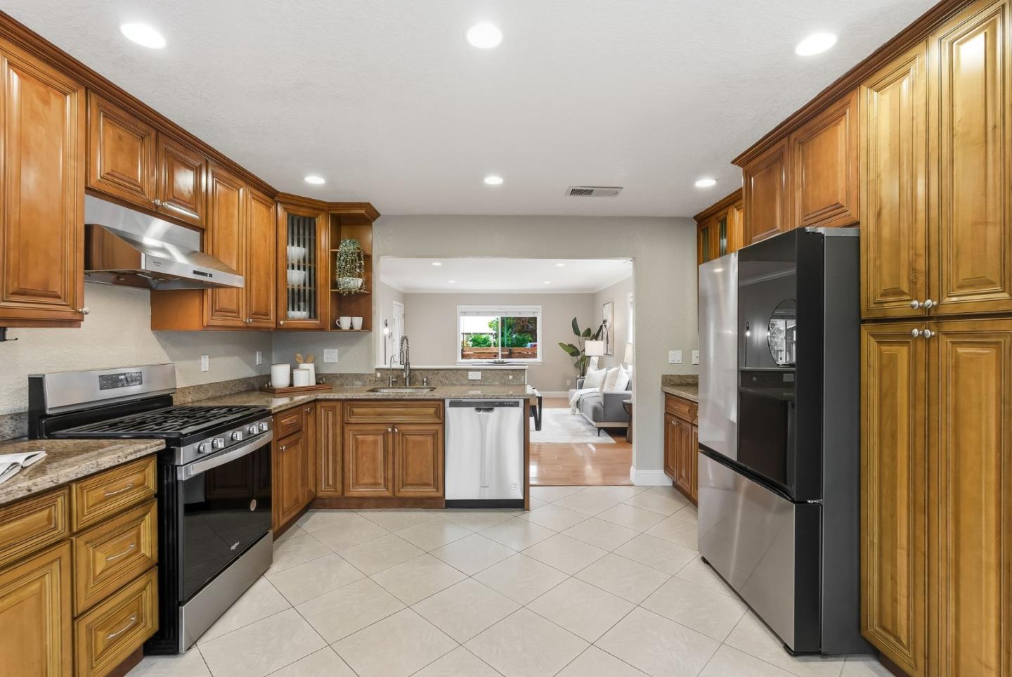 Detail Gallery Image 14 of 34 For 3155 Franela Dr, San Jose,  CA 95124 - 4 Beds | 2 Baths