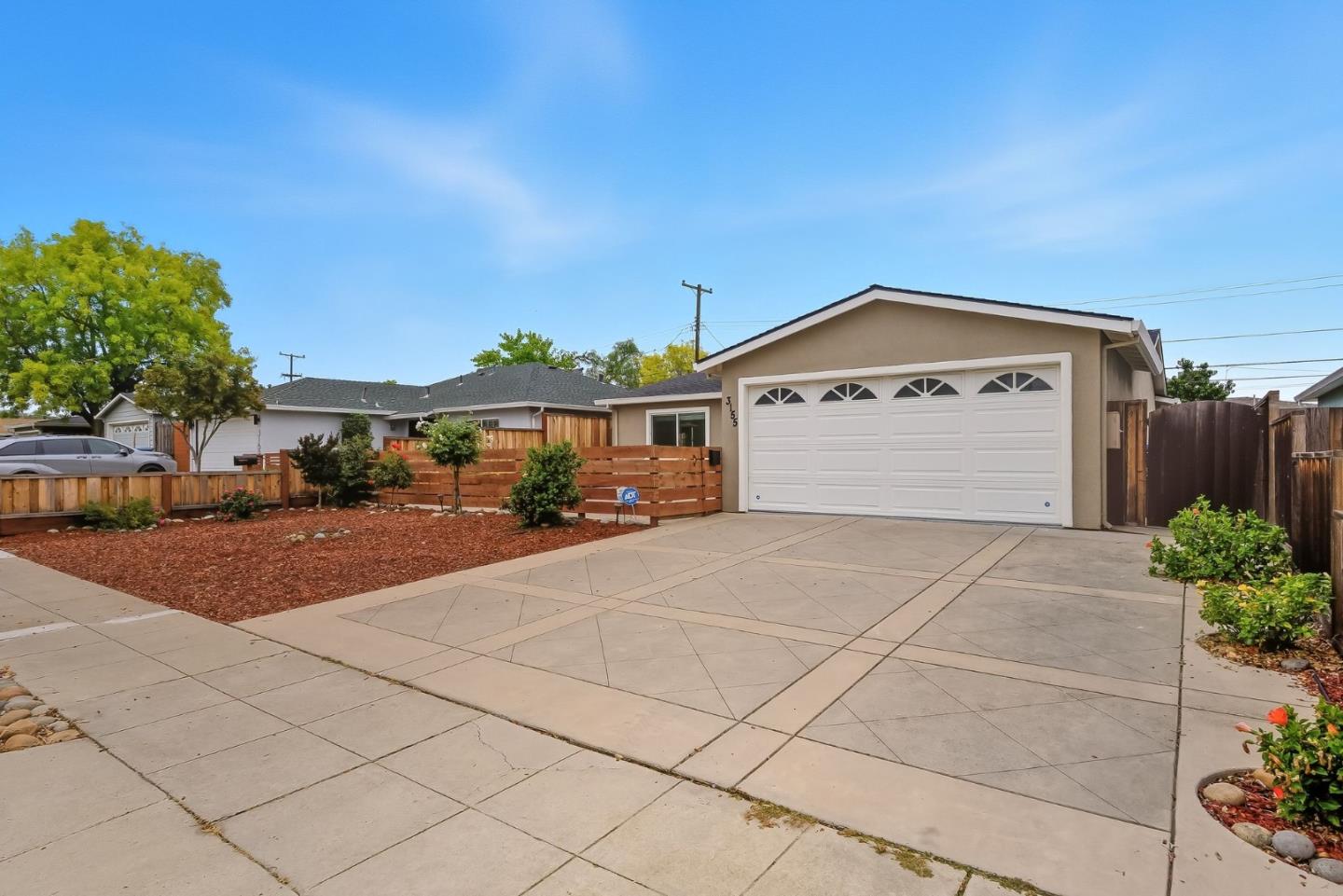 Detail Gallery Image 2 of 34 For 3155 Franela Dr, San Jose,  CA 95124 - 4 Beds | 2 Baths