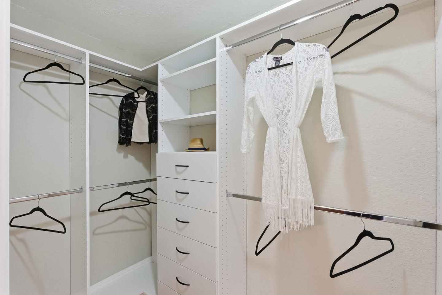 Detail Gallery Image 28 of 34 For 3155 Franela Dr, San Jose,  CA 95124 - 4 Beds | 2 Baths