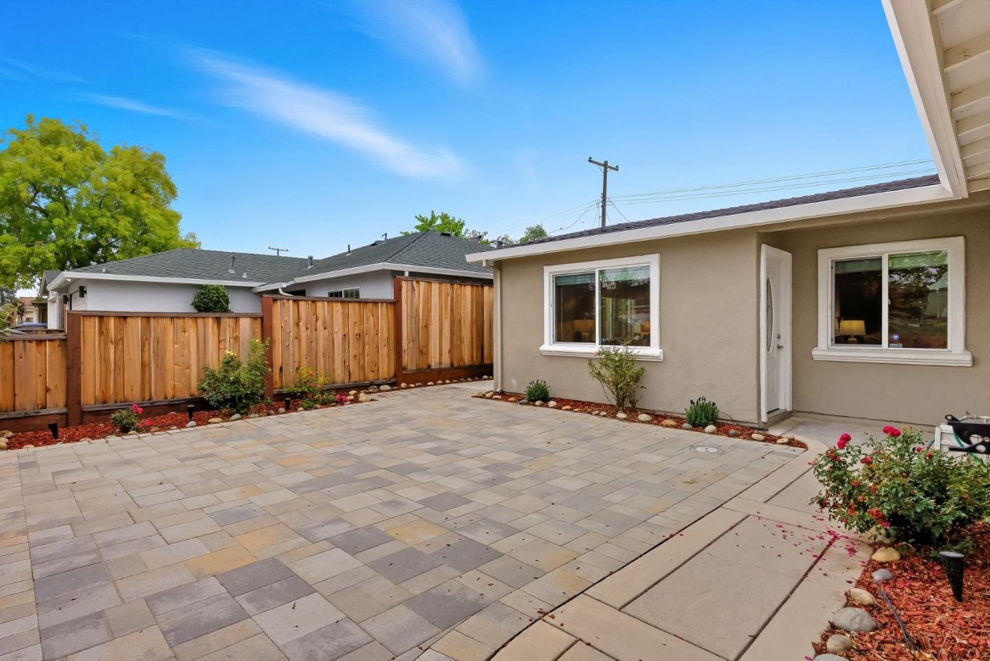 Detail Gallery Image 4 of 34 For 3155 Franela Dr, San Jose,  CA 95124 - 4 Beds | 2 Baths