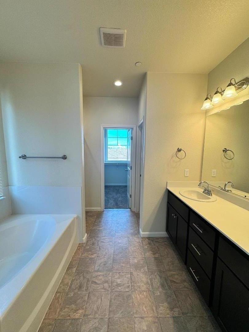 Detail Gallery Image 15 of 25 For 663 Pinelli Dr, Los Banos,  CA 93635 - 4 Beds | 2/1 Baths