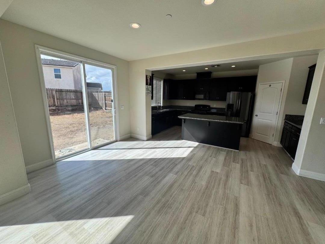 Detail Gallery Image 8 of 25 For 663 Pinelli Dr, Los Banos,  CA 93635 - 4 Beds | 2/1 Baths