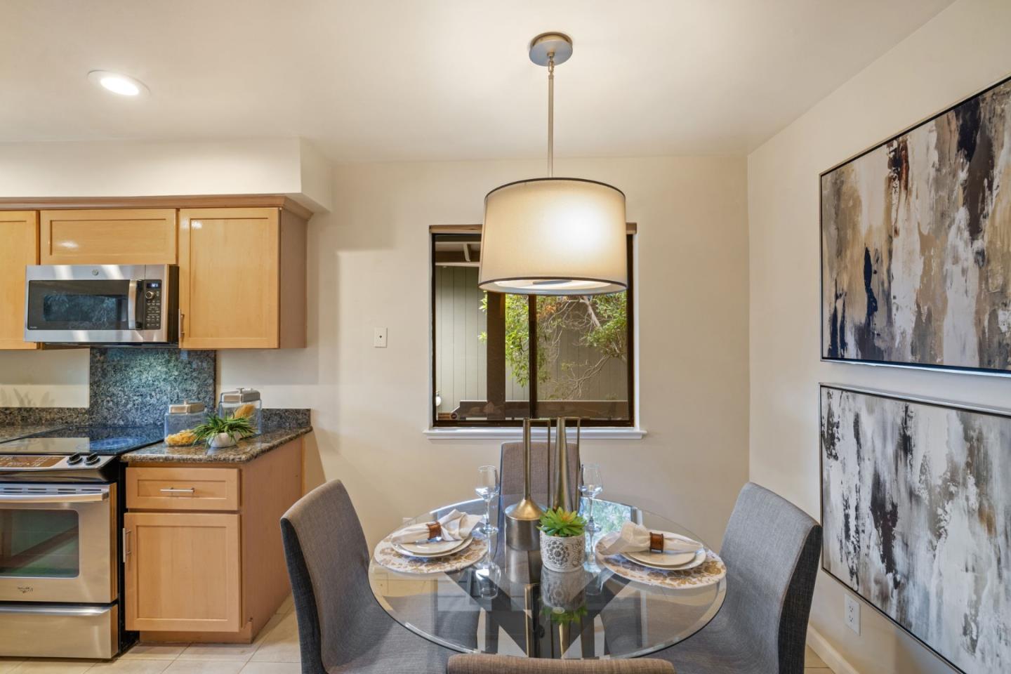 Detail Gallery Image 14 of 37 For 14355 Saratoga Ave #B,  Saratoga,  CA 95070 - 3 Beds | 2 Baths