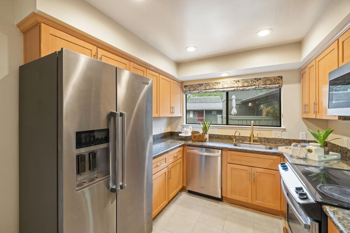 Detail Gallery Image 17 of 37 For 14355 Saratoga Ave #B,  Saratoga,  CA 95070 - 3 Beds | 2 Baths