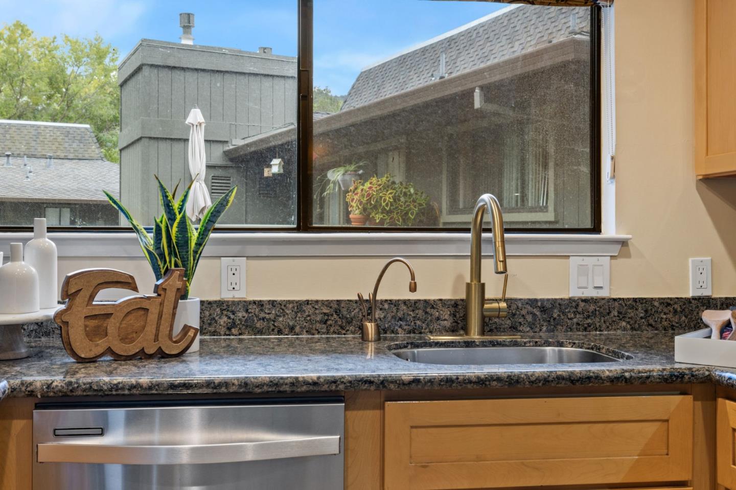 Detail Gallery Image 18 of 37 For 14355 Saratoga Ave #B,  Saratoga,  CA 95070 - 3 Beds | 2 Baths