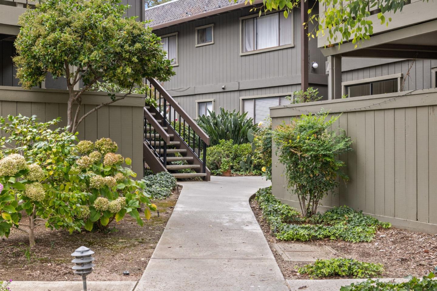 Detail Gallery Image 33 of 37 For 14355 Saratoga Ave #B,  Saratoga,  CA 95070 - 3 Beds | 2 Baths