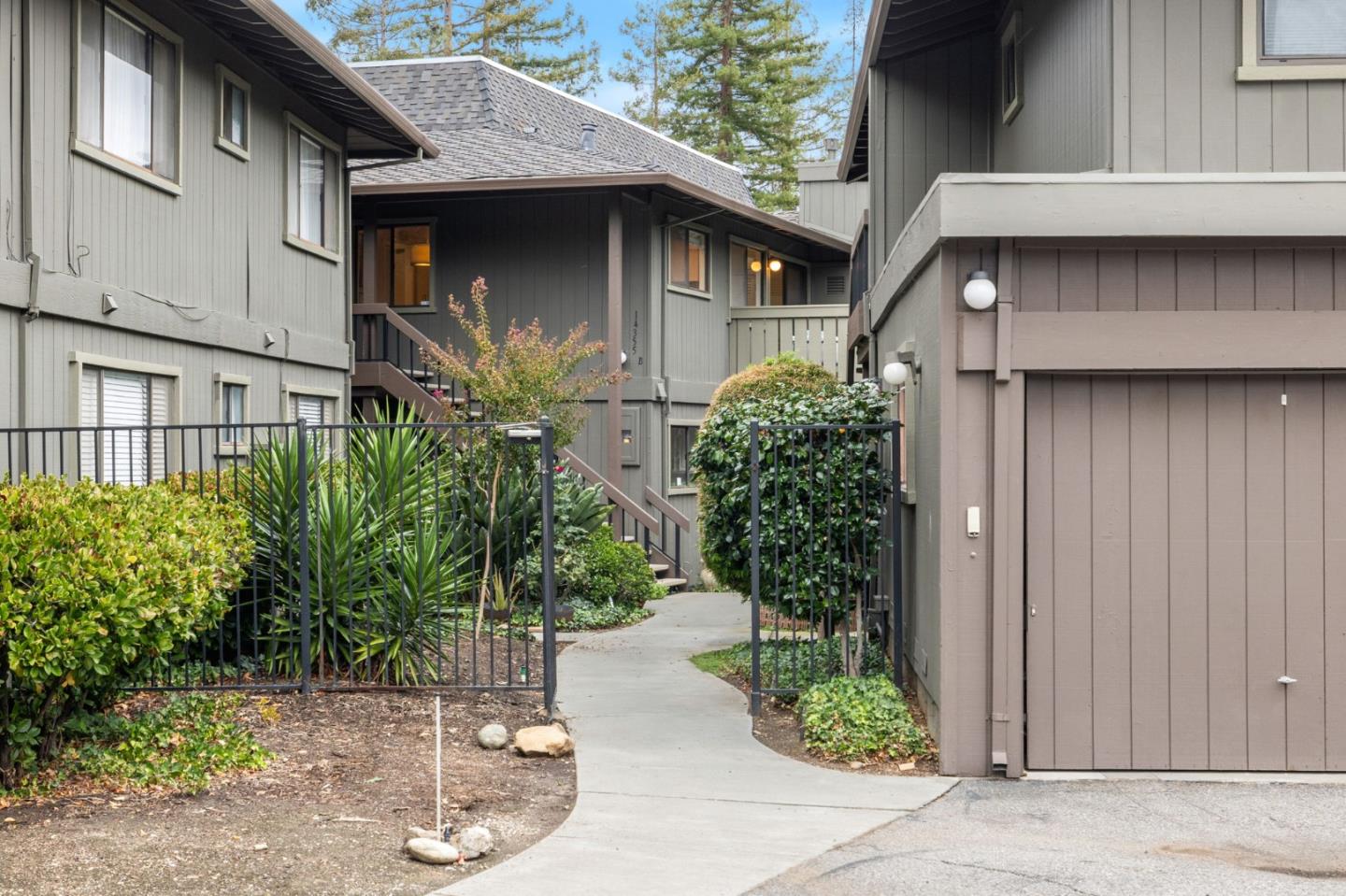 Detail Gallery Image 35 of 37 For 14355 Saratoga Ave #B,  Saratoga,  CA 95070 - 3 Beds | 2 Baths