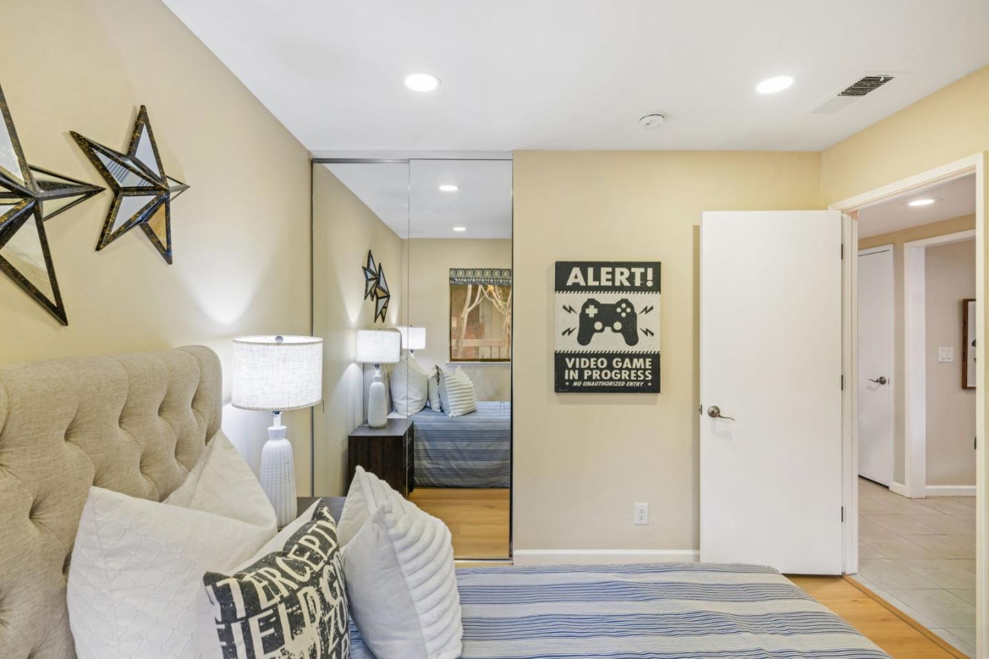 Detail Gallery Image 5 of 37 For 14355 Saratoga Ave #B,  Saratoga,  CA 95070 - 3 Beds | 2 Baths