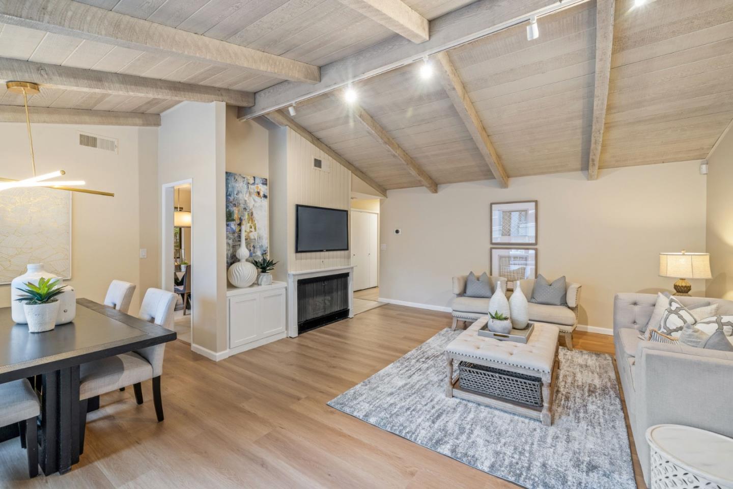 Detail Gallery Image 6 of 37 For 14355 Saratoga Ave #B,  Saratoga,  CA 95070 - 3 Beds | 2 Baths