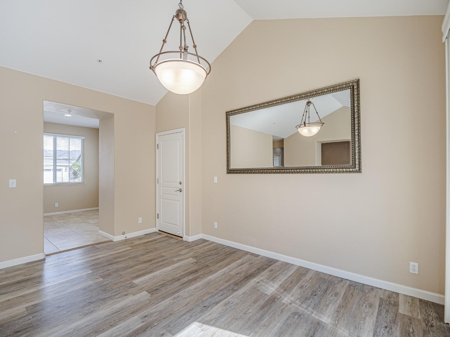 Detail Gallery Image 10 of 38 For 443 Vivienne Dr, Watsonville,  CA 95076 - 3 Beds | 2 Baths