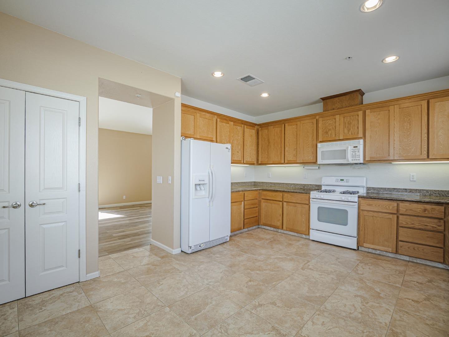 Detail Gallery Image 16 of 38 For 443 Vivienne Dr, Watsonville,  CA 95076 - 3 Beds | 2 Baths