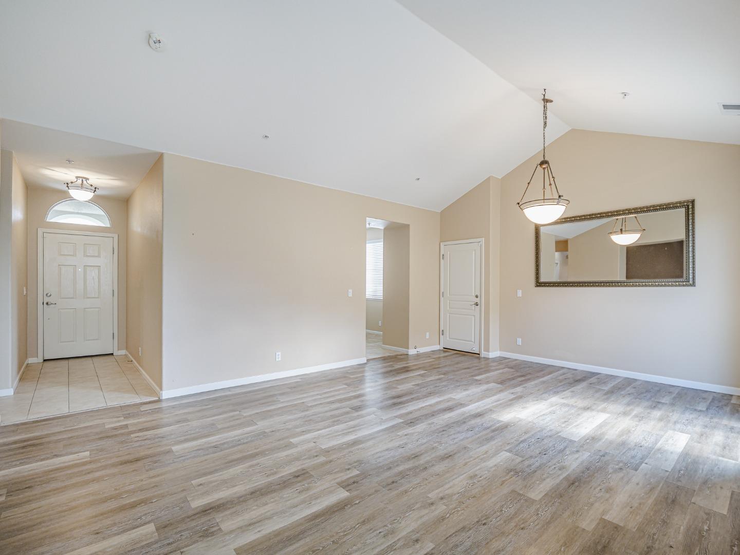 Detail Gallery Image 8 of 38 For 443 Vivienne Dr, Watsonville,  CA 95076 - 3 Beds | 2 Baths