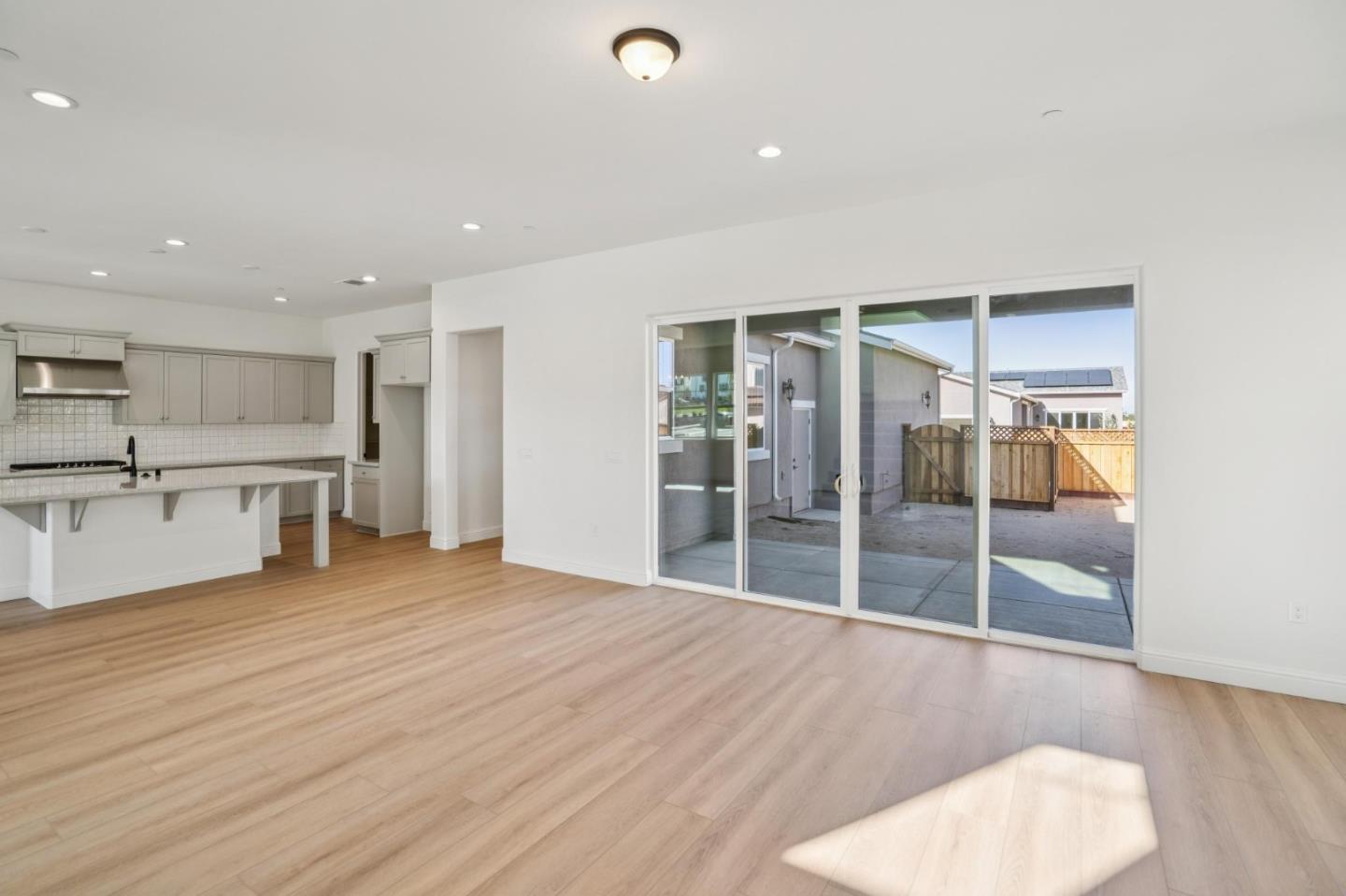 Detail Gallery Image 10 of 49 For 607 Santa Ynez Way, Marina,  CA 93933 - 3 Beds | 2 Baths