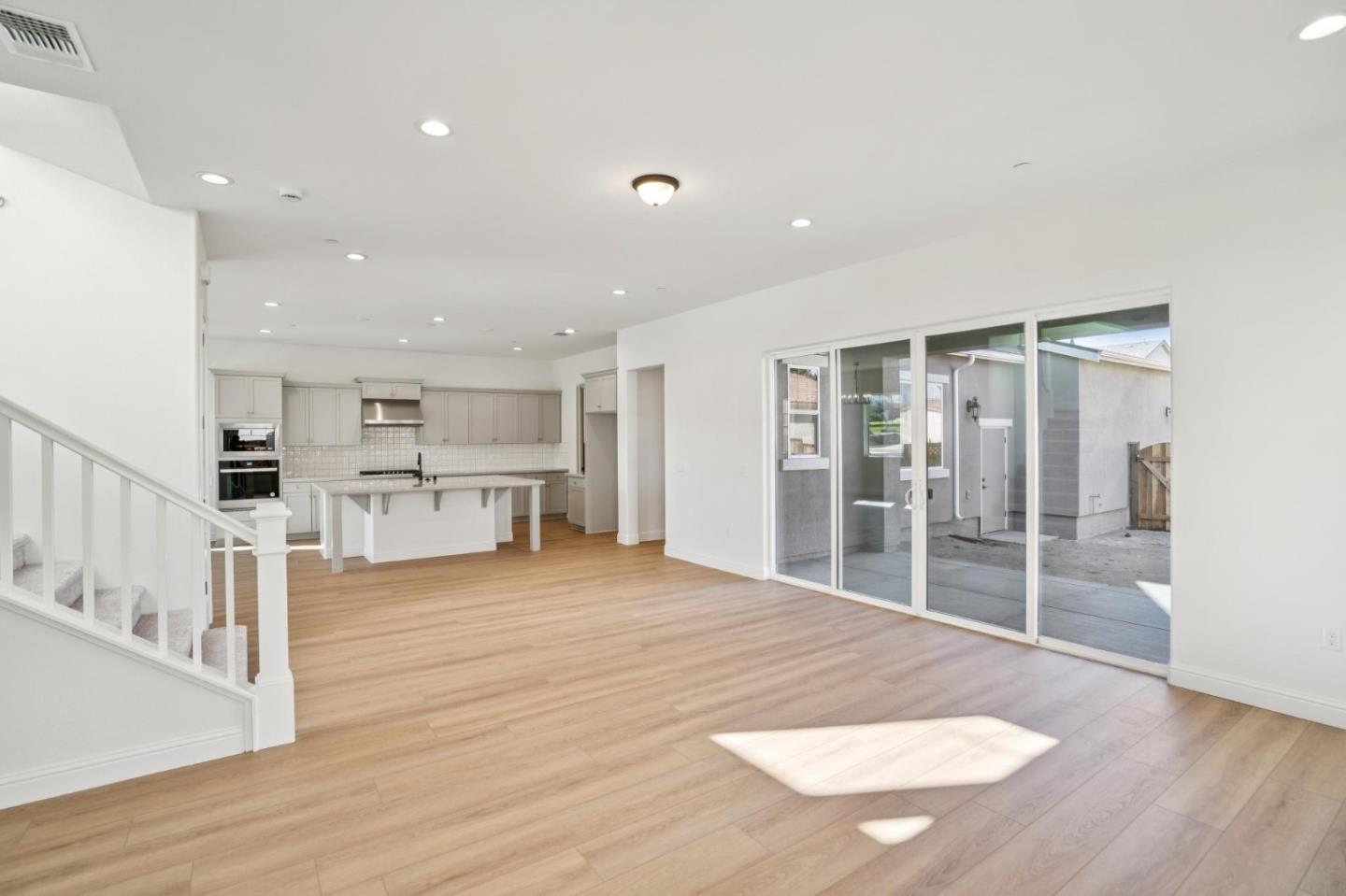 Detail Gallery Image 11 of 49 For 607 Santa Ynez Way, Marina,  CA 93933 - 3 Beds | 2 Baths