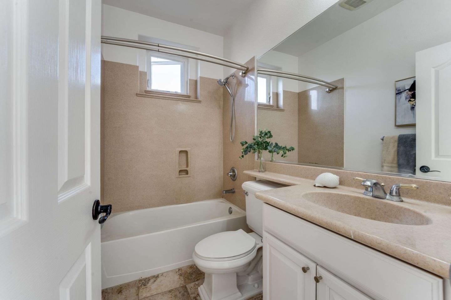 Detail Gallery Image 15 of 32 For 3048 Mary Helen Ln, San Jose,  CA 95136 - 4 Beds | 3/1 Baths