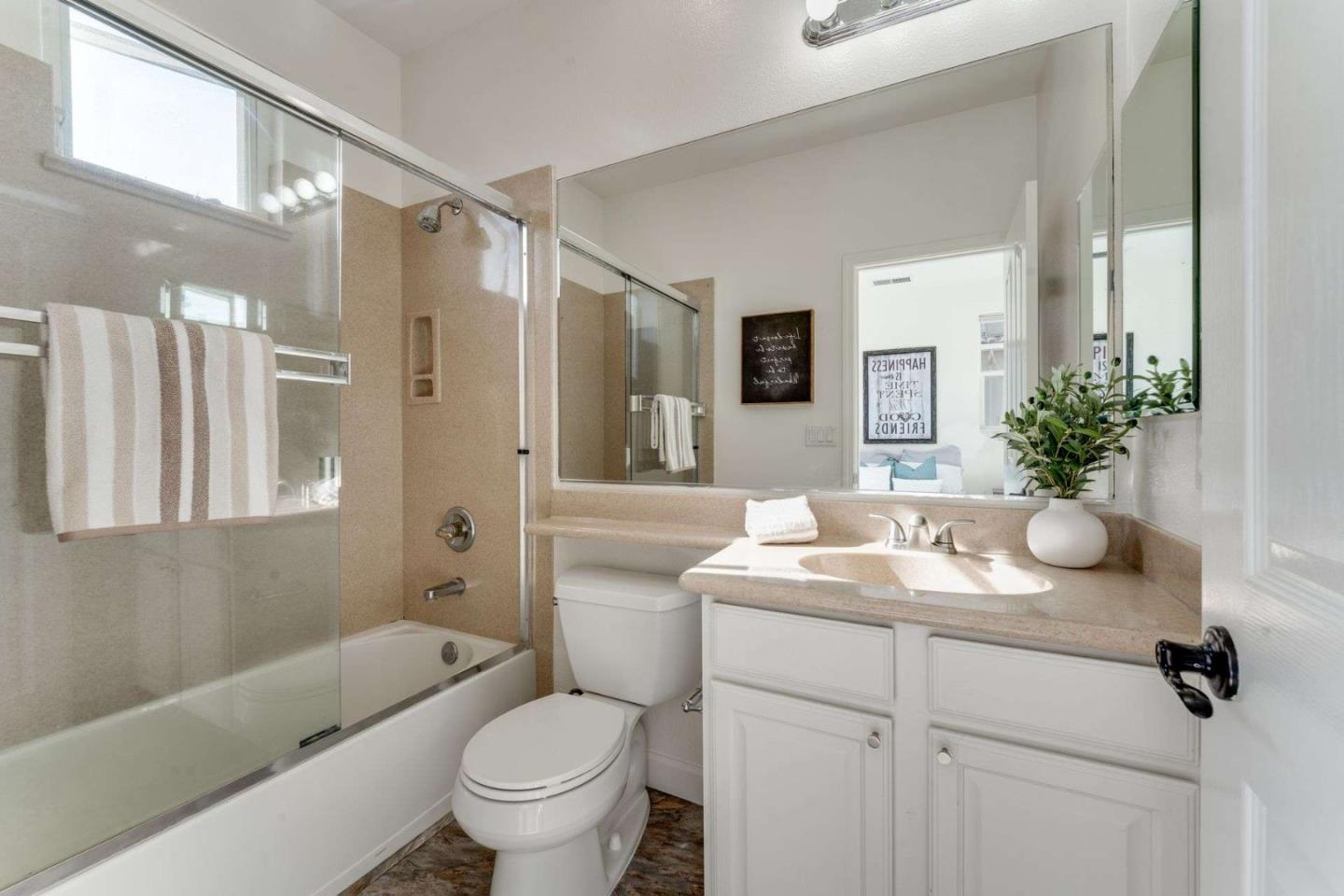 Detail Gallery Image 18 of 32 For 3048 Mary Helen Ln, San Jose,  CA 95136 - 4 Beds | 3/1 Baths