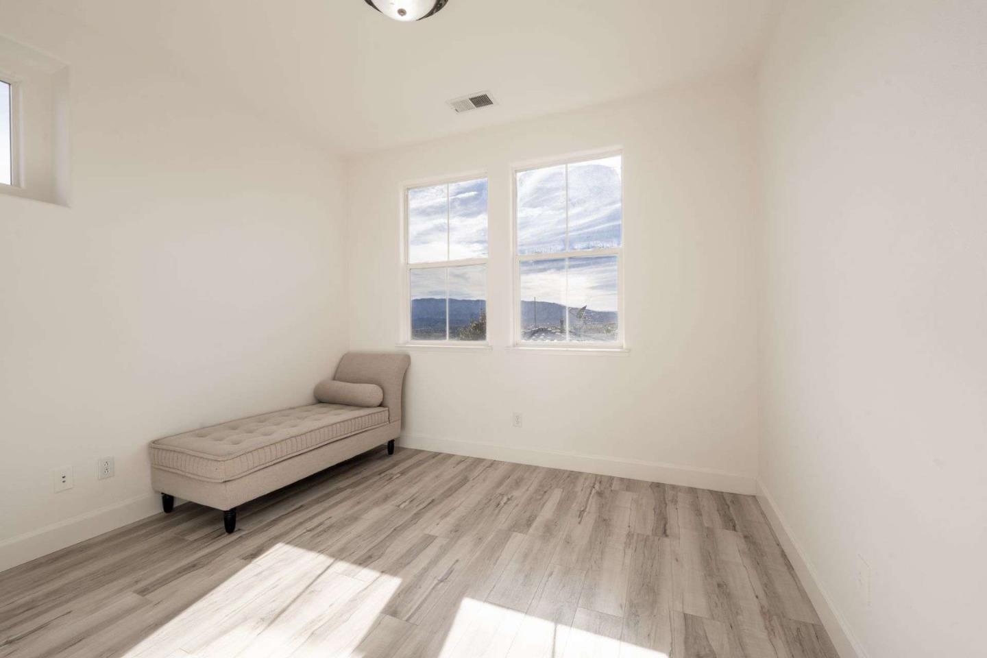 Detail Gallery Image 27 of 32 For 3048 Mary Helen Ln, San Jose,  CA 95136 - 4 Beds | 3/1 Baths