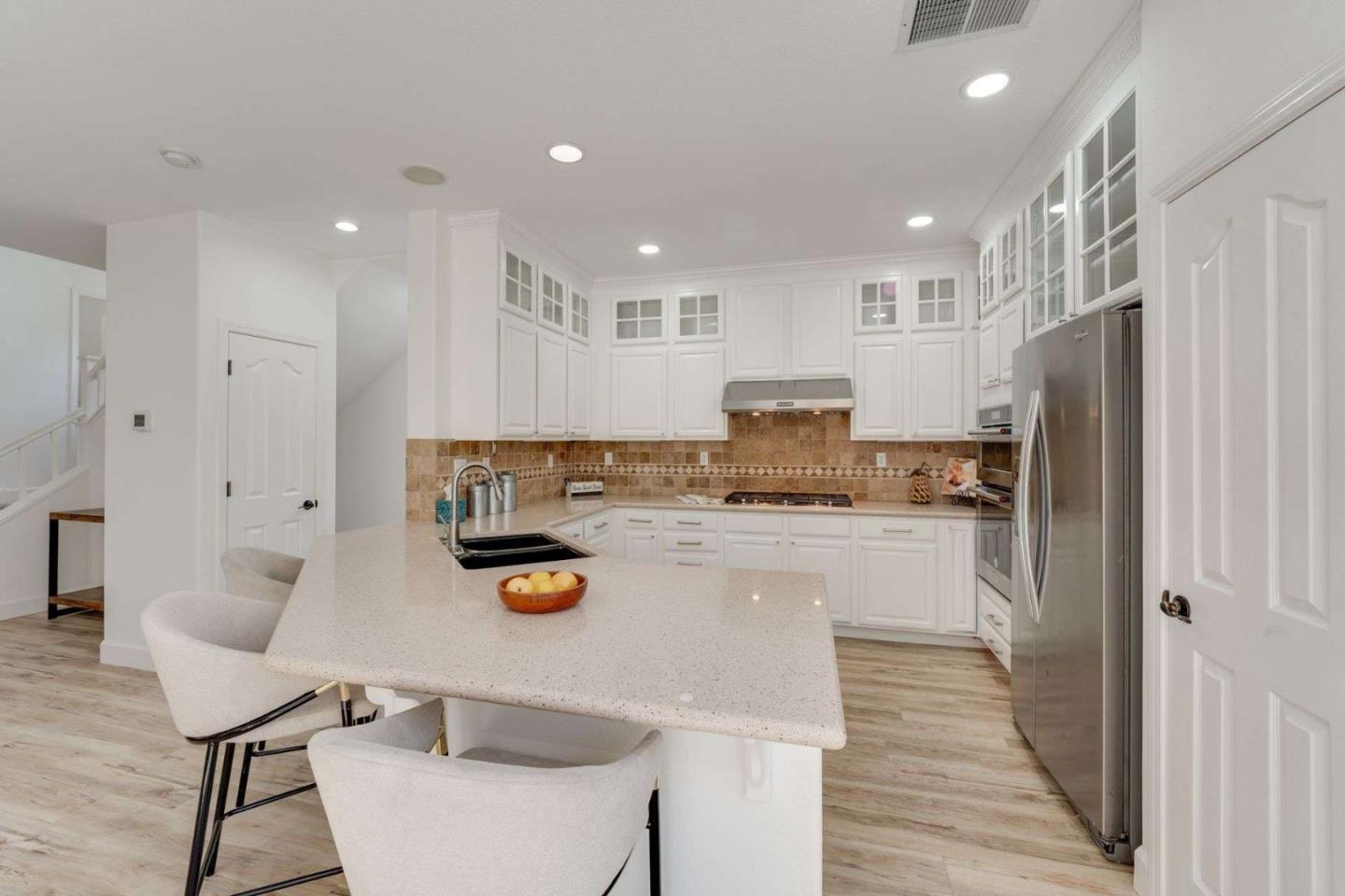 Detail Gallery Image 8 of 32 For 3048 Mary Helen Ln, San Jose,  CA 95136 - 4 Beds | 3/1 Baths