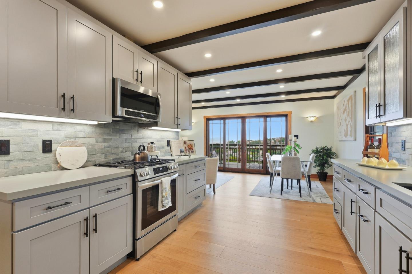 Detail Gallery Image 5 of 36 For 245 Sierra Point Rd, Brisbane,  CA 94005 - 4 Beds | 4 Baths