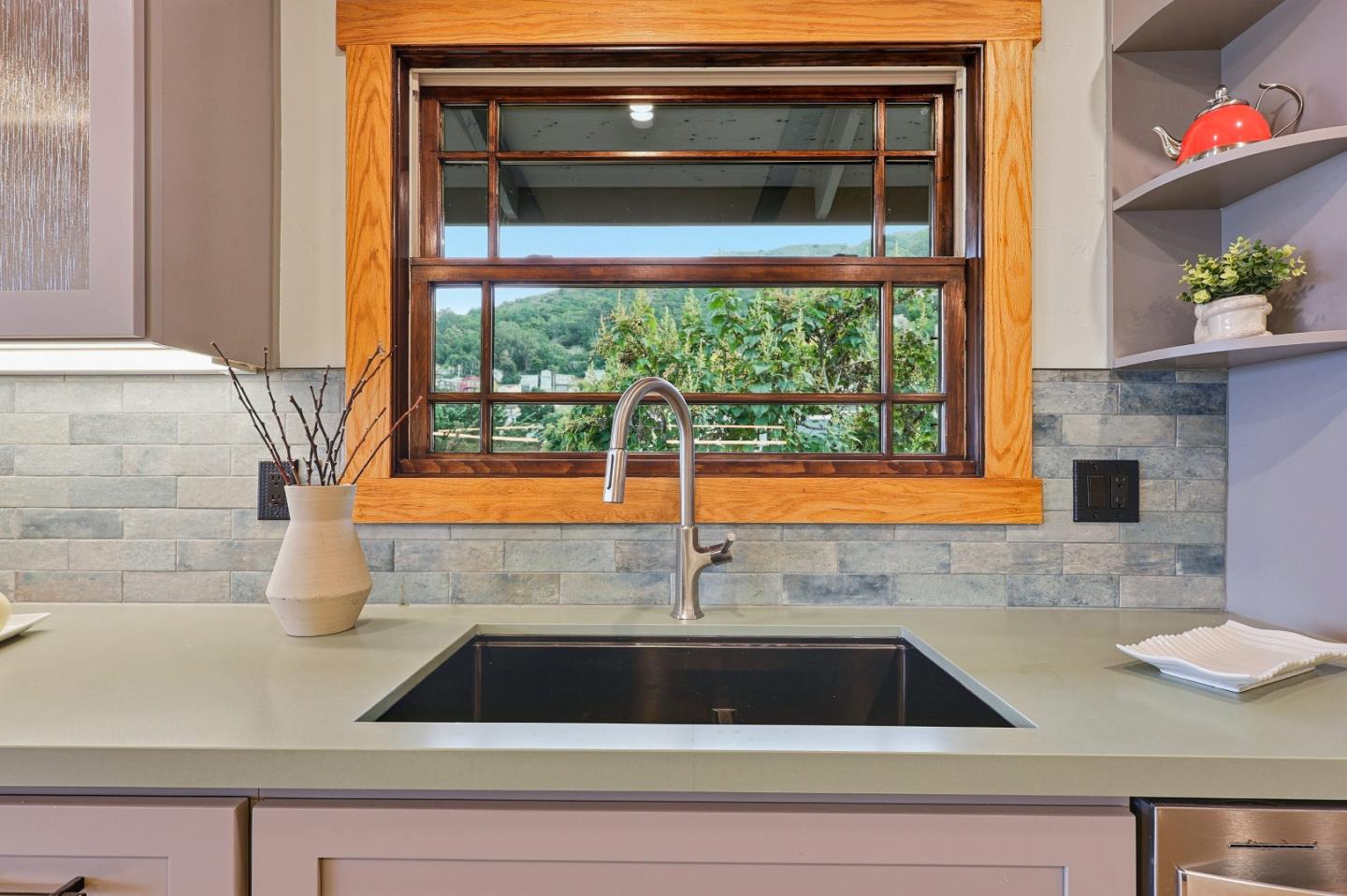 Detail Gallery Image 6 of 36 For 245 Sierra Point Rd, Brisbane,  CA 94005 - 4 Beds | 4 Baths