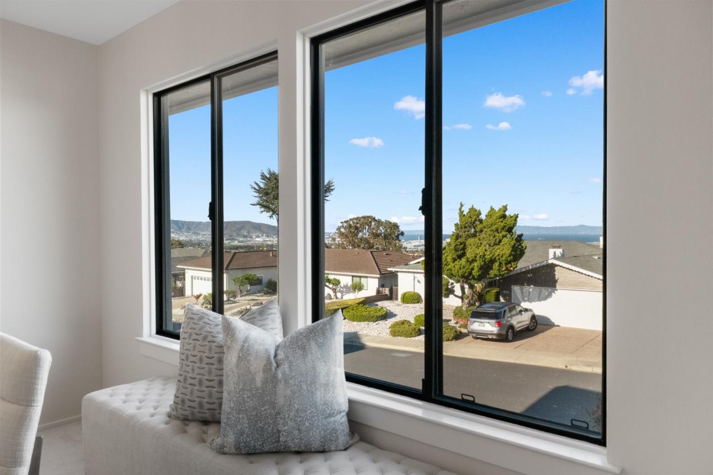 Detail Gallery Image 19 of 93 For 2700 Mariposa Dr, Burlingame,  CA 94010 - 4 Beds | 3/1 Baths