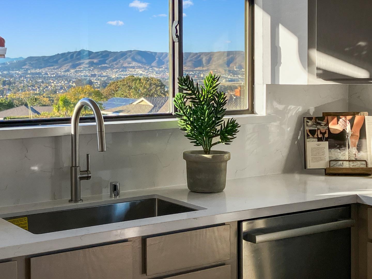 Detail Gallery Image 23 of 93 For 2700 Mariposa Dr, Burlingame,  CA 94010 - 4 Beds | 3/1 Baths