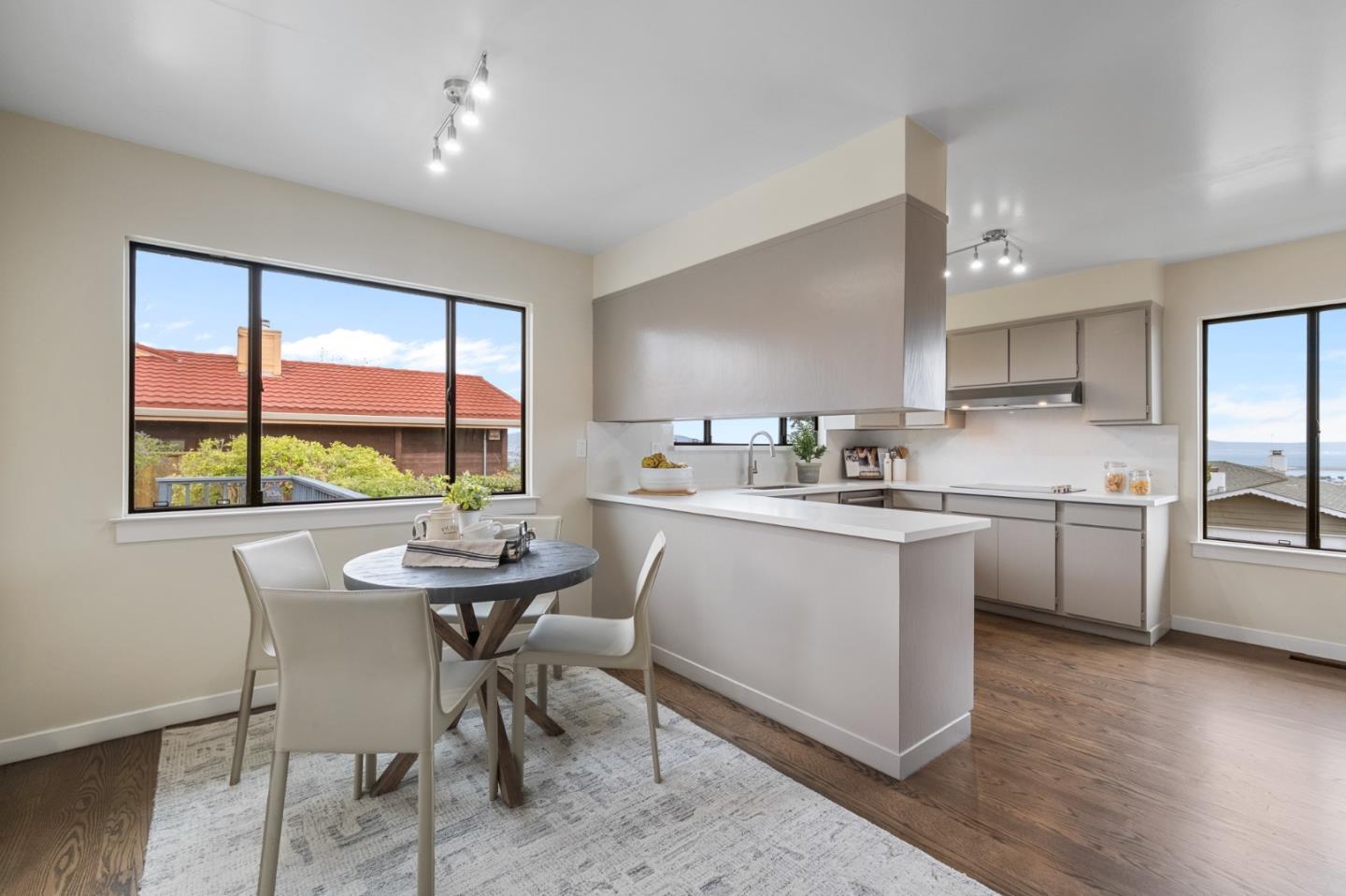 Detail Gallery Image 25 of 93 For 2700 Mariposa Dr, Burlingame,  CA 94010 - 4 Beds | 3/1 Baths