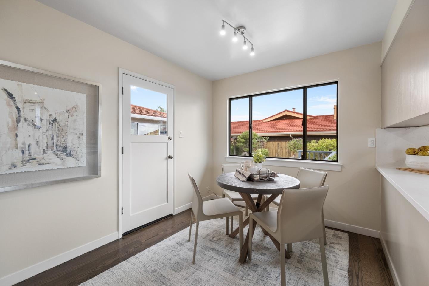 Detail Gallery Image 26 of 93 For 2700 Mariposa Dr, Burlingame,  CA 94010 - 4 Beds | 3/1 Baths