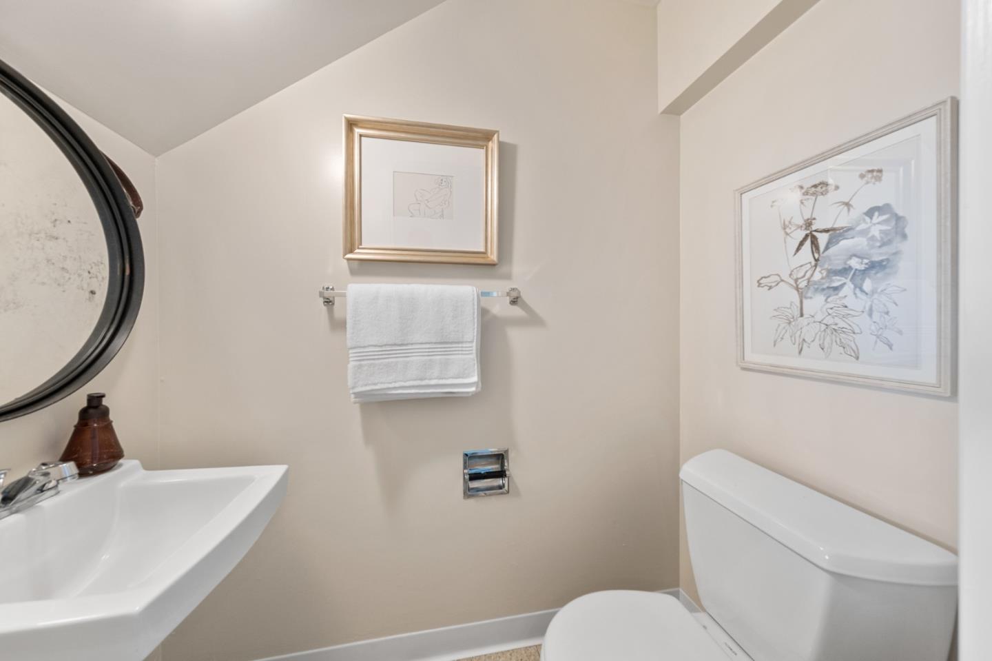 Detail Gallery Image 56 of 93 For 2700 Mariposa Dr, Burlingame,  CA 94010 - 4 Beds | 3/1 Baths