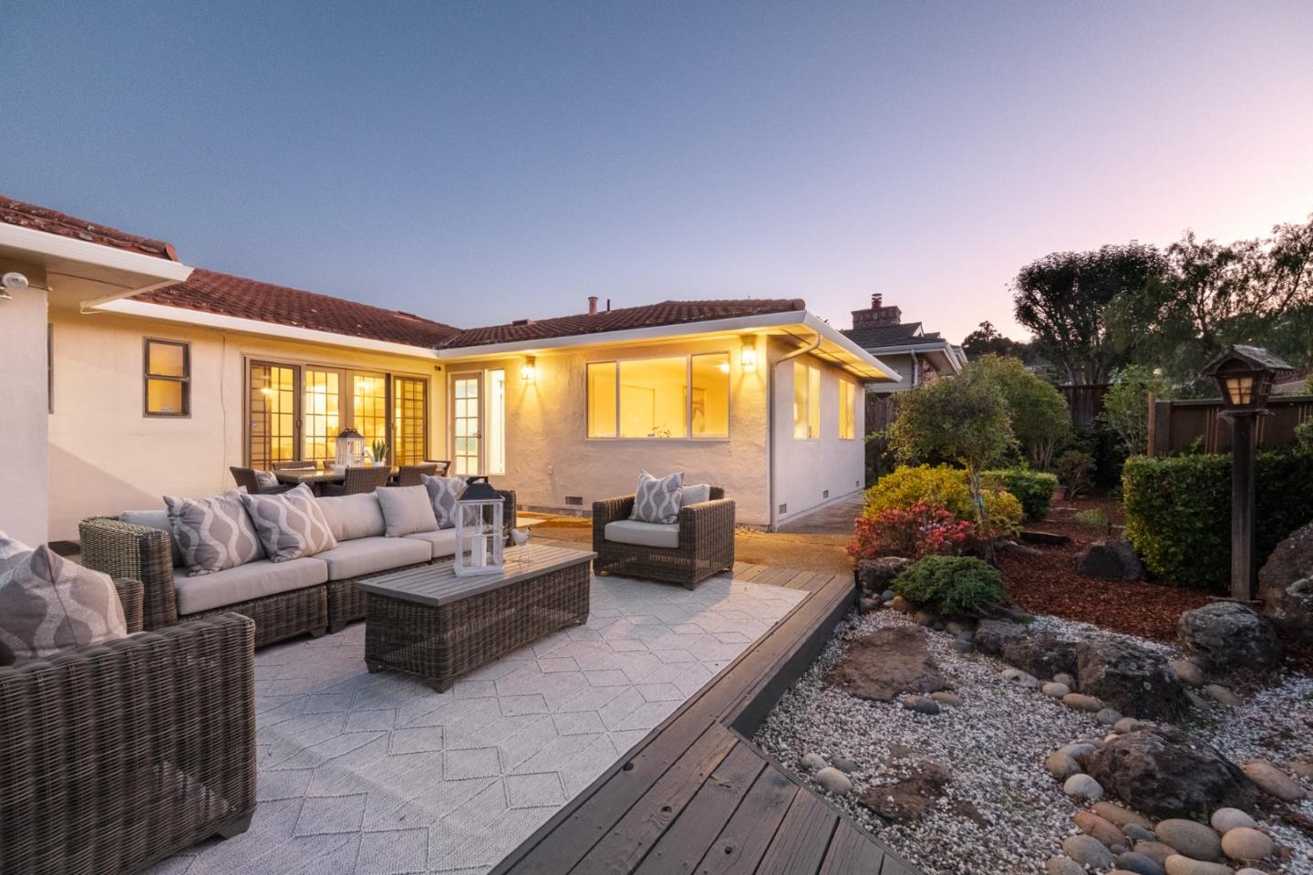 Detail Gallery Image 58 of 93 For 2700 Mariposa Dr, Burlingame,  CA 94010 - 4 Beds | 3/1 Baths