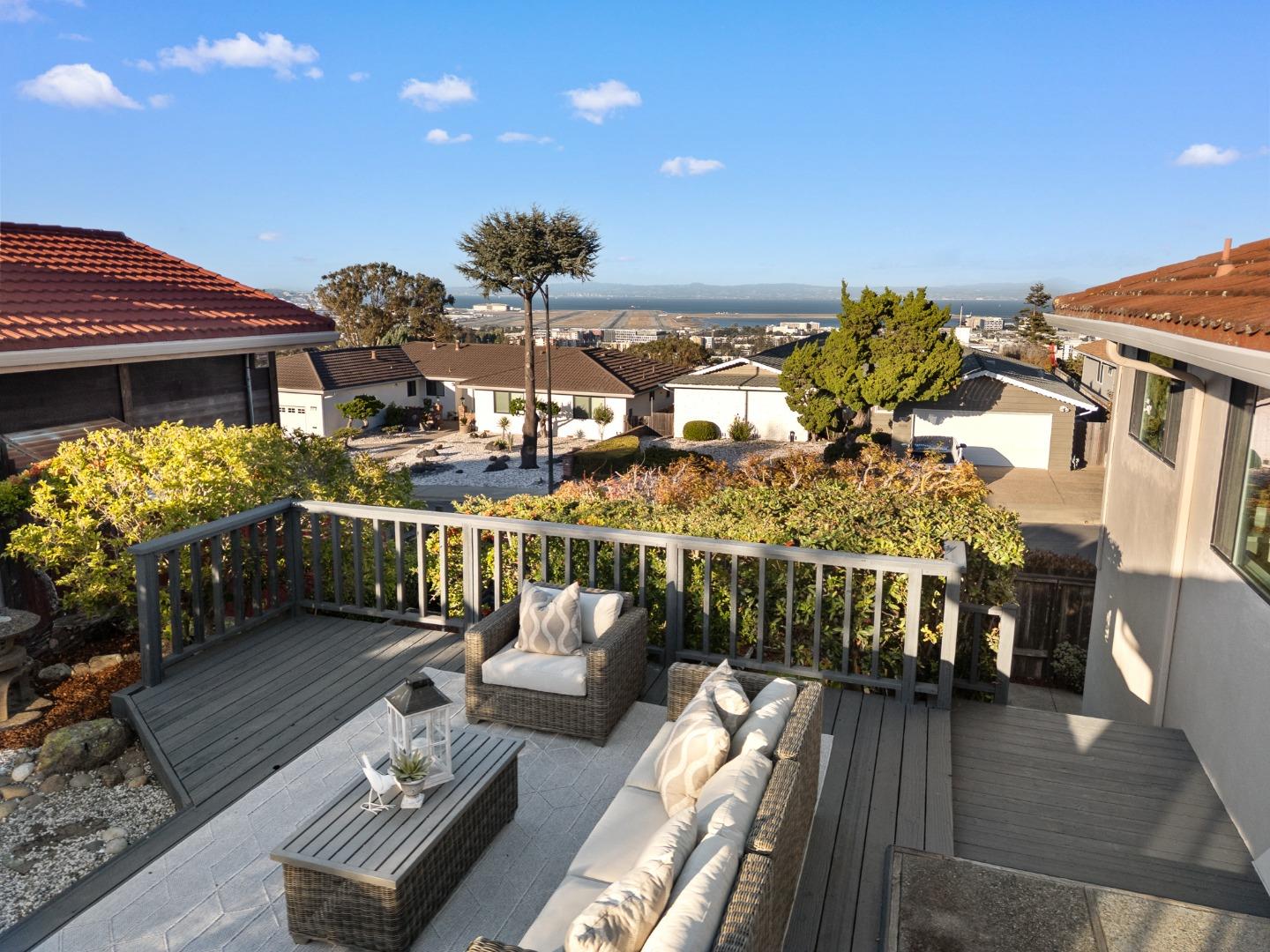 Detail Gallery Image 65 of 93 For 2700 Mariposa Dr, Burlingame,  CA 94010 - 4 Beds | 3/1 Baths