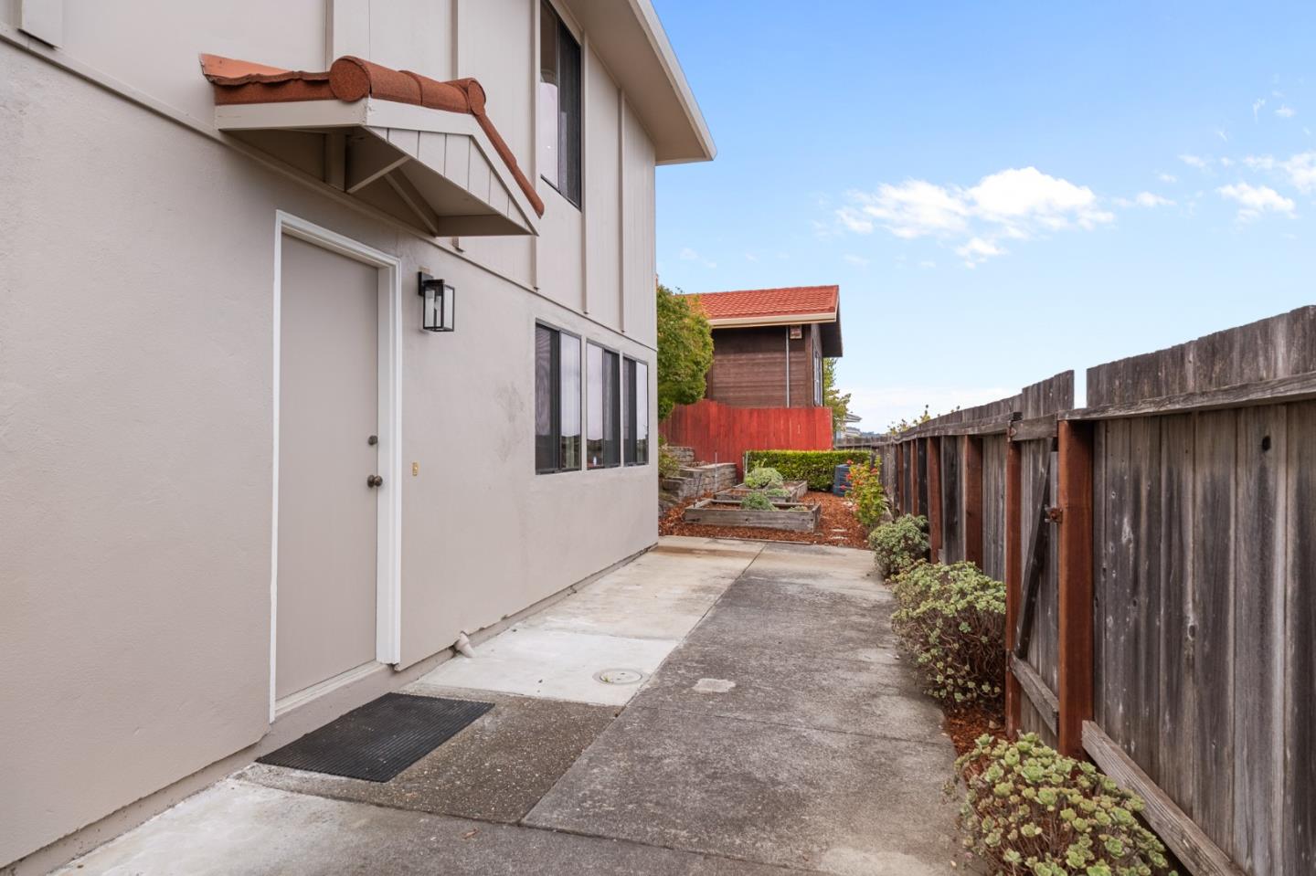 Detail Gallery Image 74 of 93 For 2700 Mariposa Dr, Burlingame,  CA 94010 - 4 Beds | 3/1 Baths