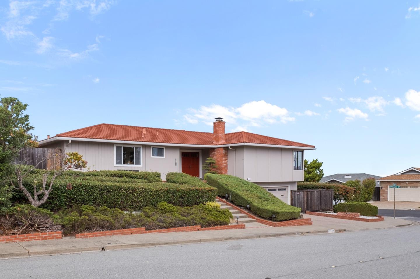 Detail Gallery Image 79 of 93 For 2700 Mariposa Dr, Burlingame,  CA 94010 - 4 Beds | 3/1 Baths