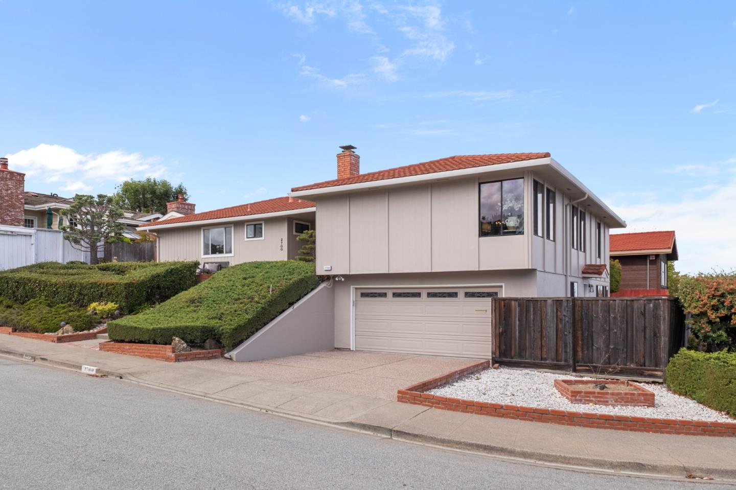 Detail Gallery Image 80 of 93 For 2700 Mariposa Dr, Burlingame,  CA 94010 - 4 Beds | 3/1 Baths