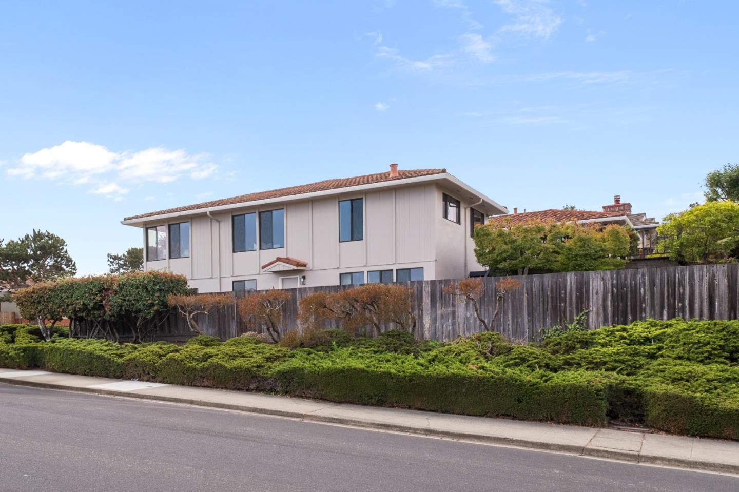 Detail Gallery Image 81 of 93 For 2700 Mariposa Dr, Burlingame,  CA 94010 - 4 Beds | 3/1 Baths