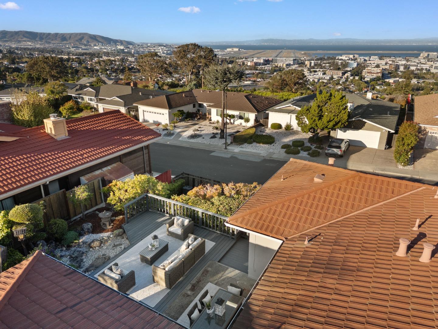 Detail Gallery Image 86 of 93 For 2700 Mariposa Dr, Burlingame,  CA 94010 - 4 Beds | 3/1 Baths