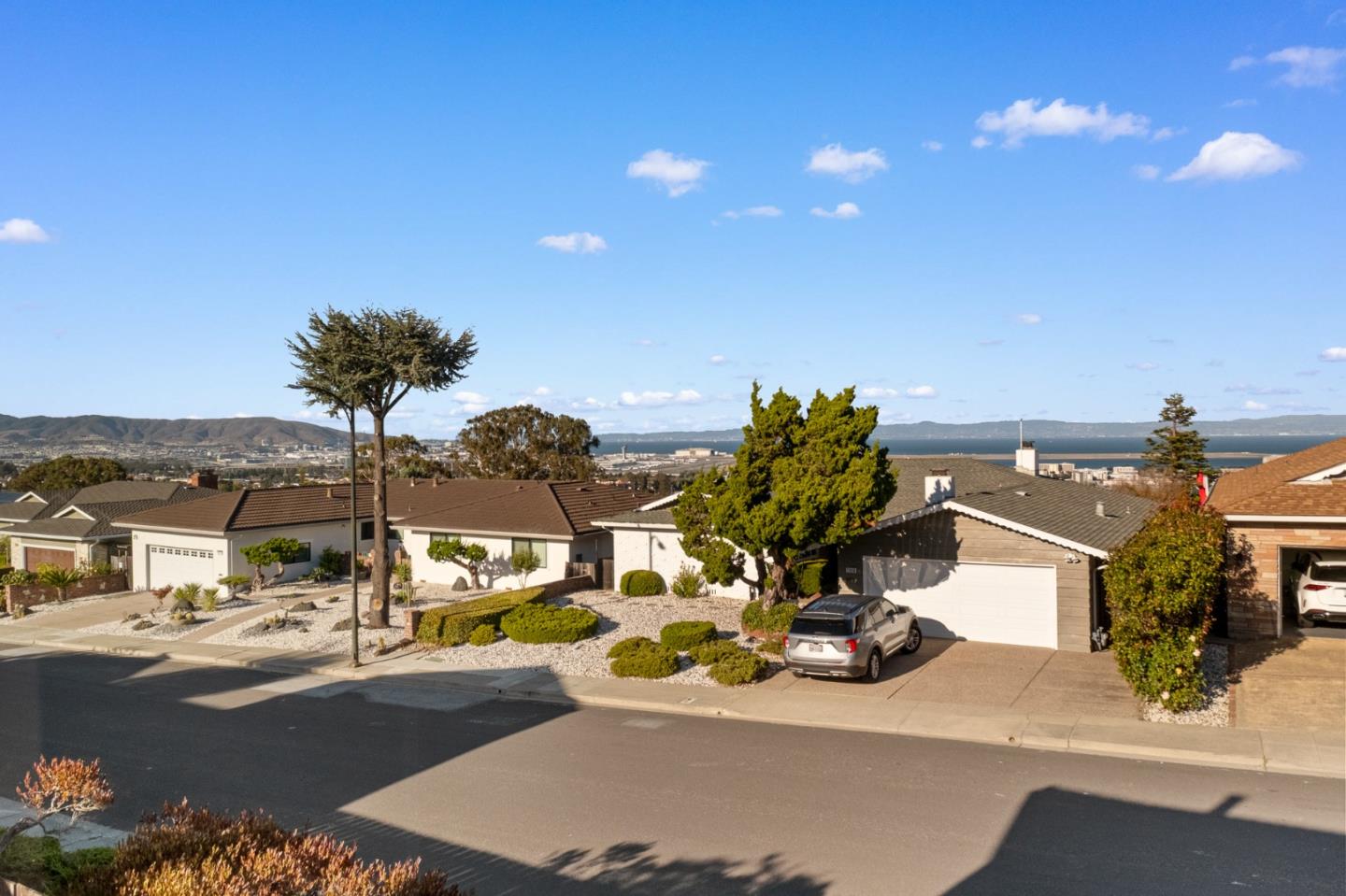 Detail Gallery Image 90 of 93 For 2700 Mariposa Dr, Burlingame,  CA 94010 - 4 Beds | 3/1 Baths