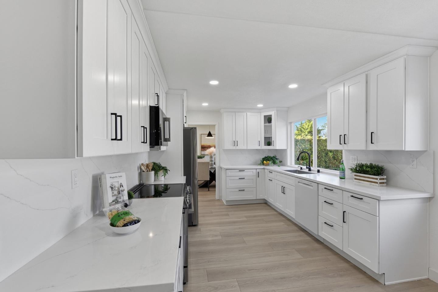 Detail Gallery Image 10 of 50 For 180 Park Sharon Dr, San Jose,  CA 95136 - 5 Beds | 3 Baths