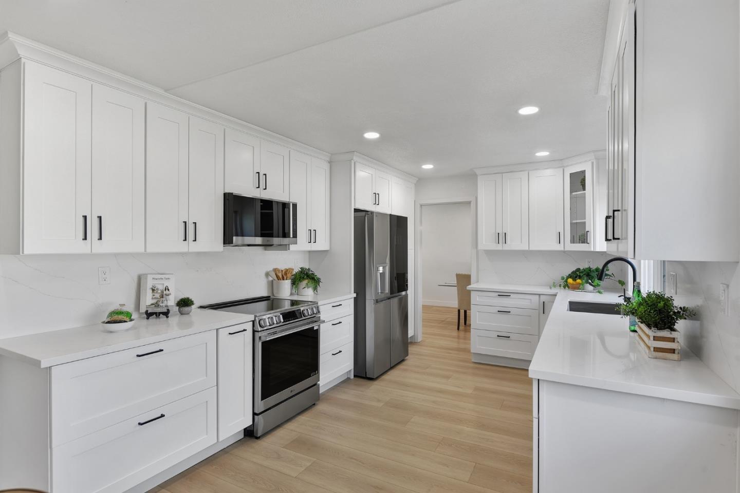 Detail Gallery Image 11 of 50 For 180 Park Sharon Dr, San Jose,  CA 95136 - 5 Beds | 3 Baths