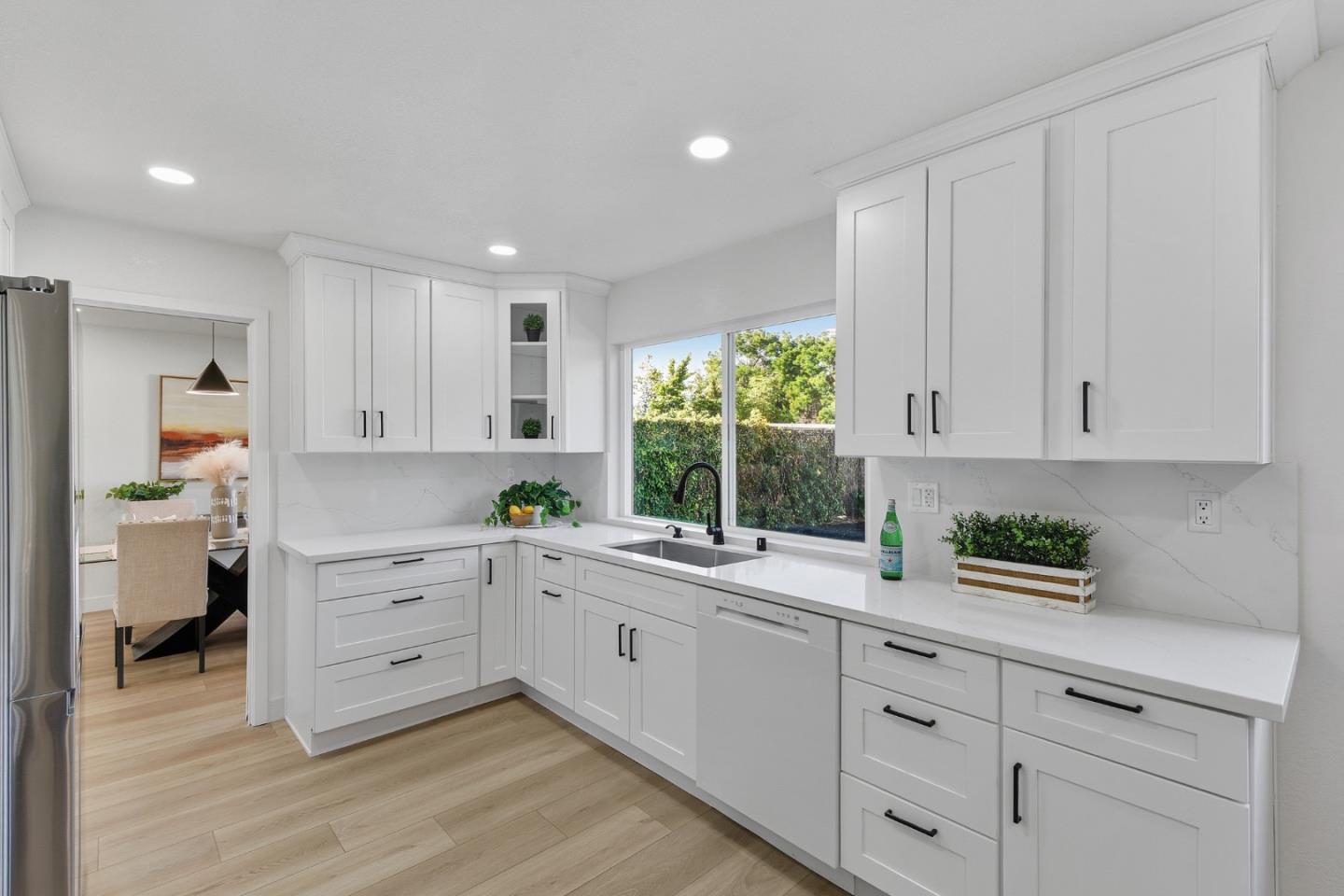 Detail Gallery Image 13 of 50 For 180 Park Sharon Dr, San Jose,  CA 95136 - 5 Beds | 3 Baths