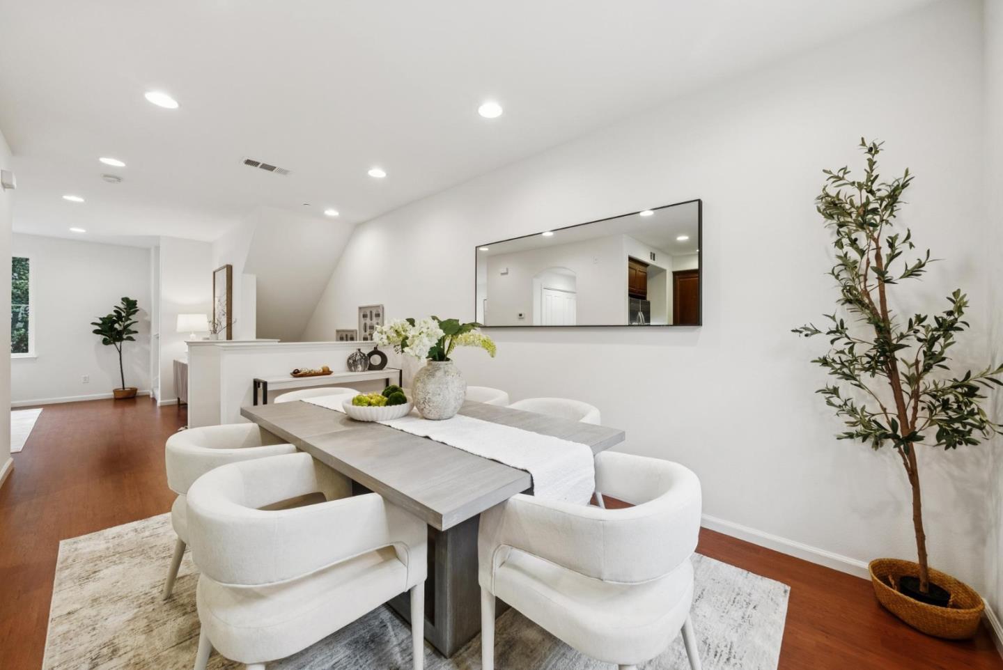 Detail Gallery Image 13 of 41 For 3 Muller Pl, San Jose,  CA 95126 - 2 Beds | 2/1 Baths