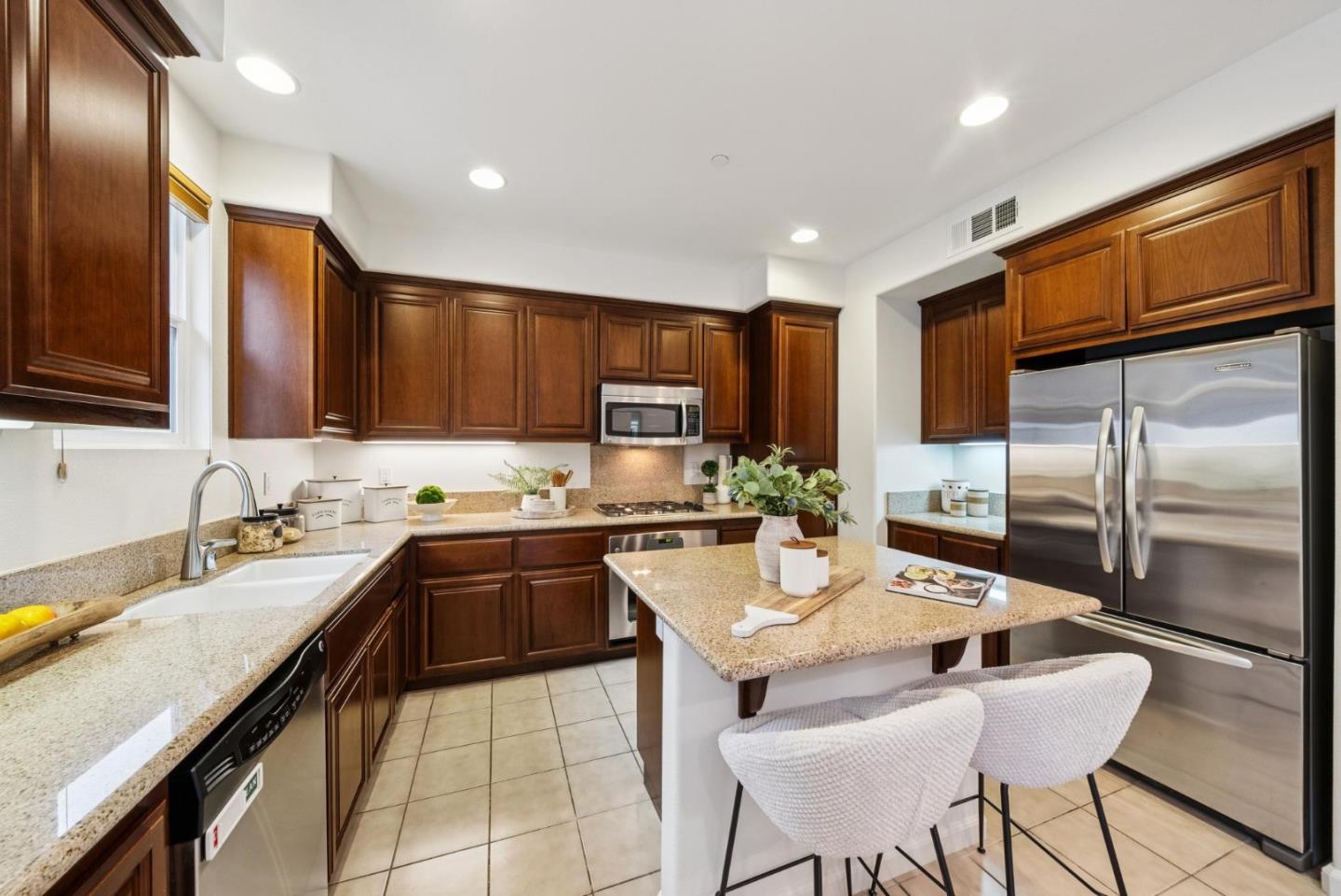 Detail Gallery Image 18 of 41 For 3 Muller Pl, San Jose,  CA 95126 - 2 Beds | 2/1 Baths