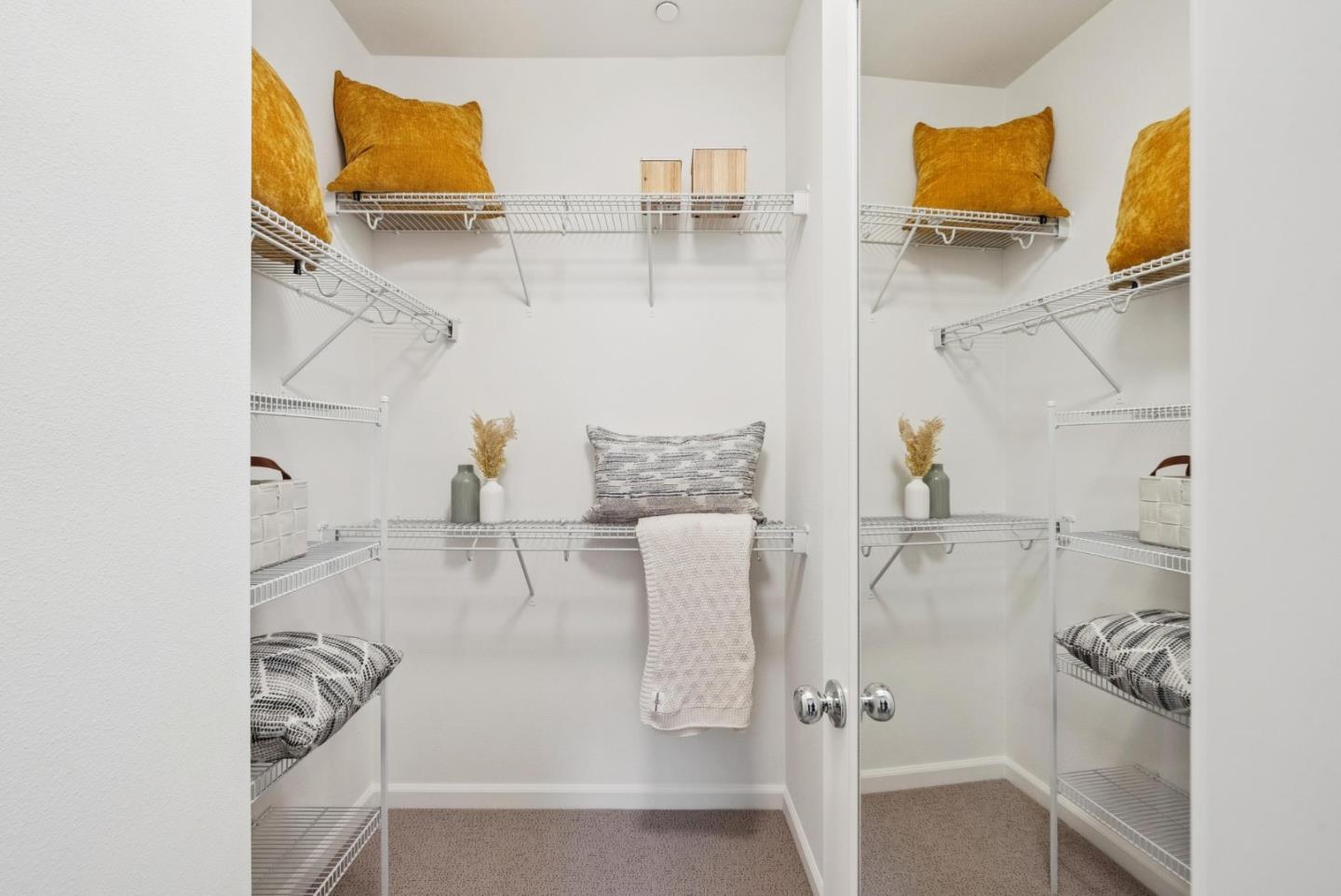 Detail Gallery Image 31 of 41 For 3 Muller Pl, San Jose,  CA 95126 - 2 Beds | 2/1 Baths