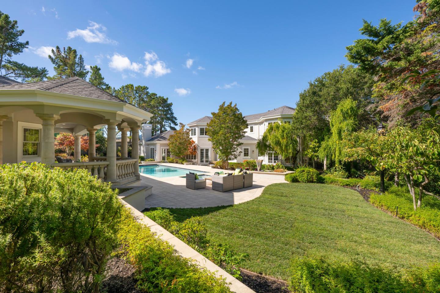 Detail Gallery Image 79 of 103 For 1111 Tournament Dr, Hillsborough,  CA 94010 - 5 Beds | 6/1 Baths