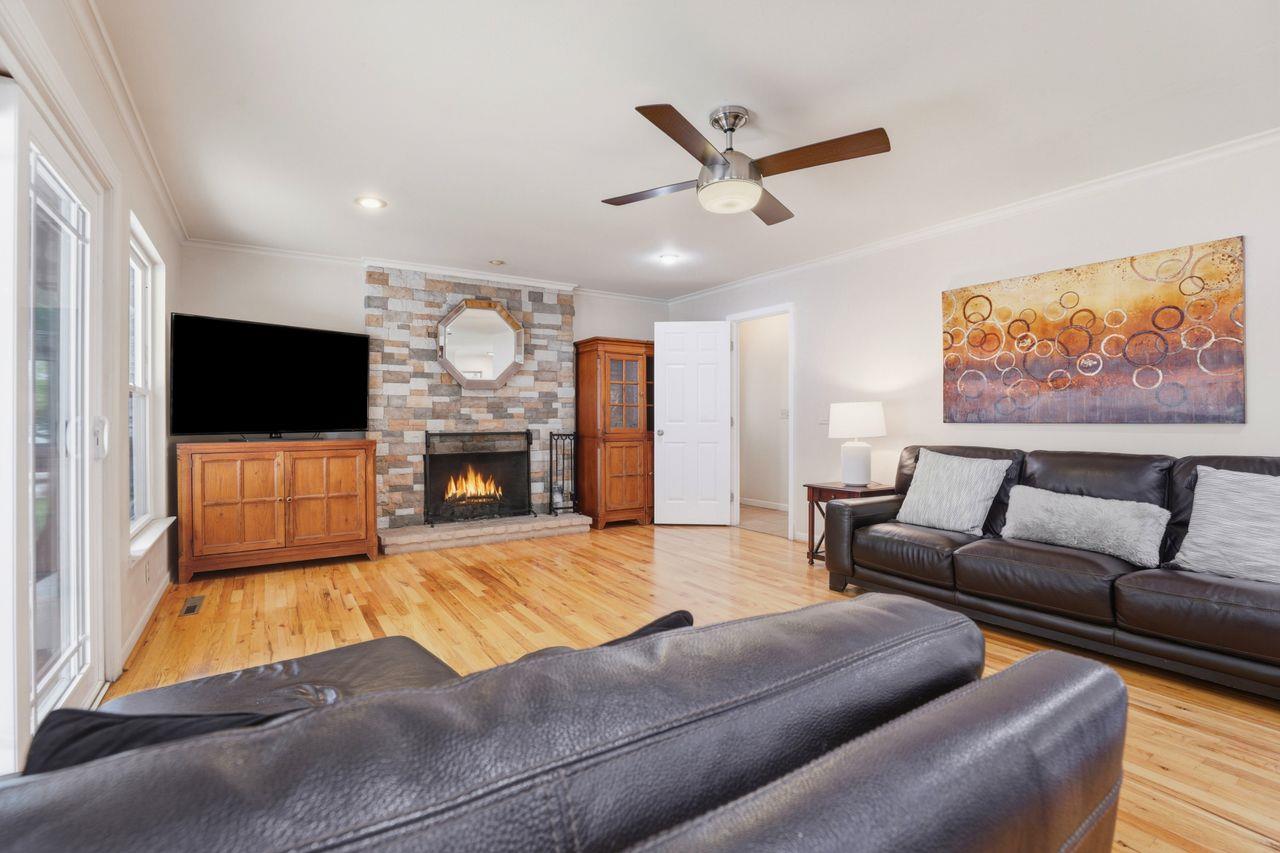 Detail Gallery Image 16 of 57 For 27412 Vista Del Toro Pl, Salinas,  CA 93908 - 4 Beds | 3 Baths