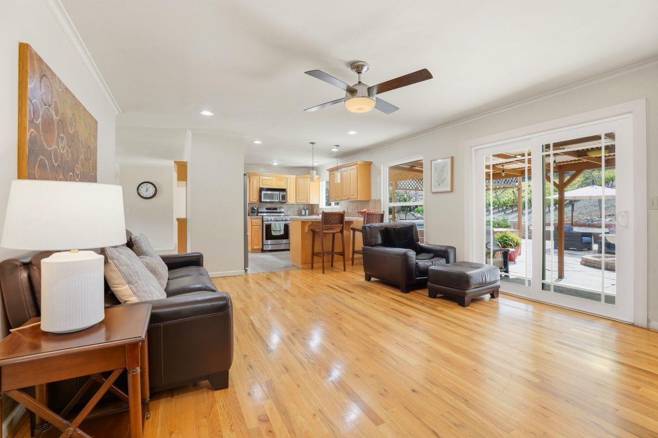 Detail Gallery Image 17 of 57 For 27412 Vista Del Toro Pl, Salinas,  CA 93908 - 4 Beds | 3 Baths