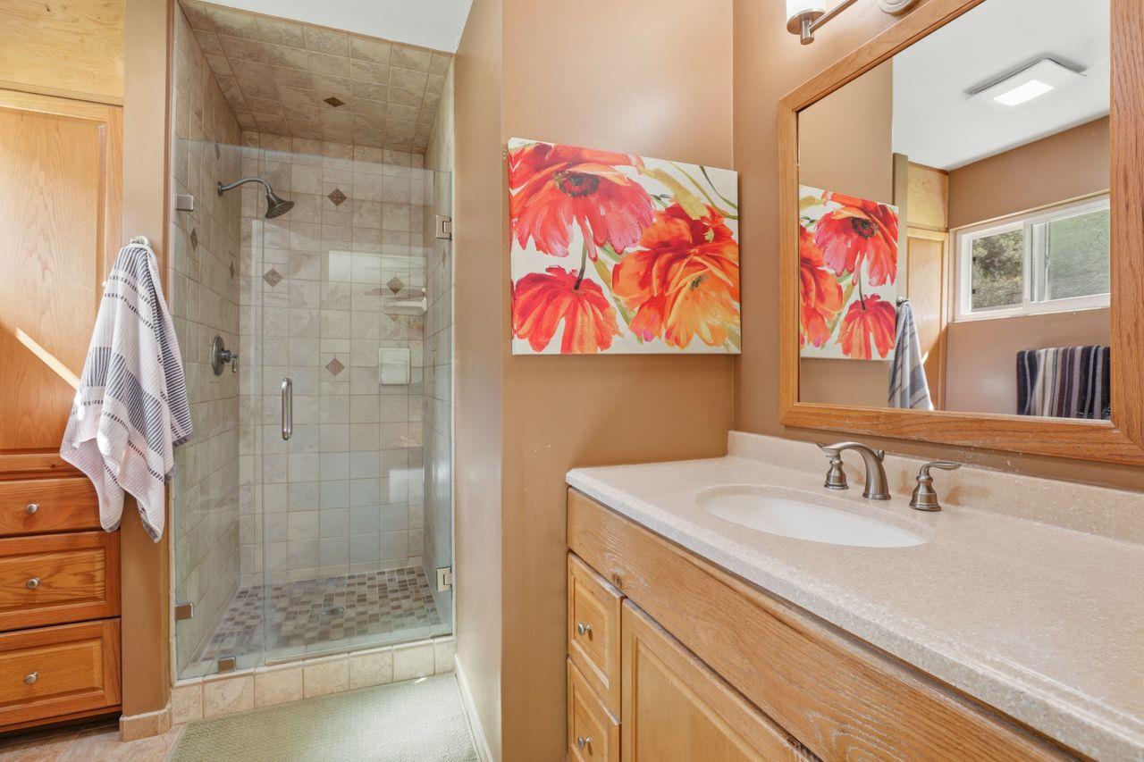 Detail Gallery Image 32 of 57 For 27412 Vista Del Toro Pl, Salinas,  CA 93908 - 4 Beds | 3 Baths