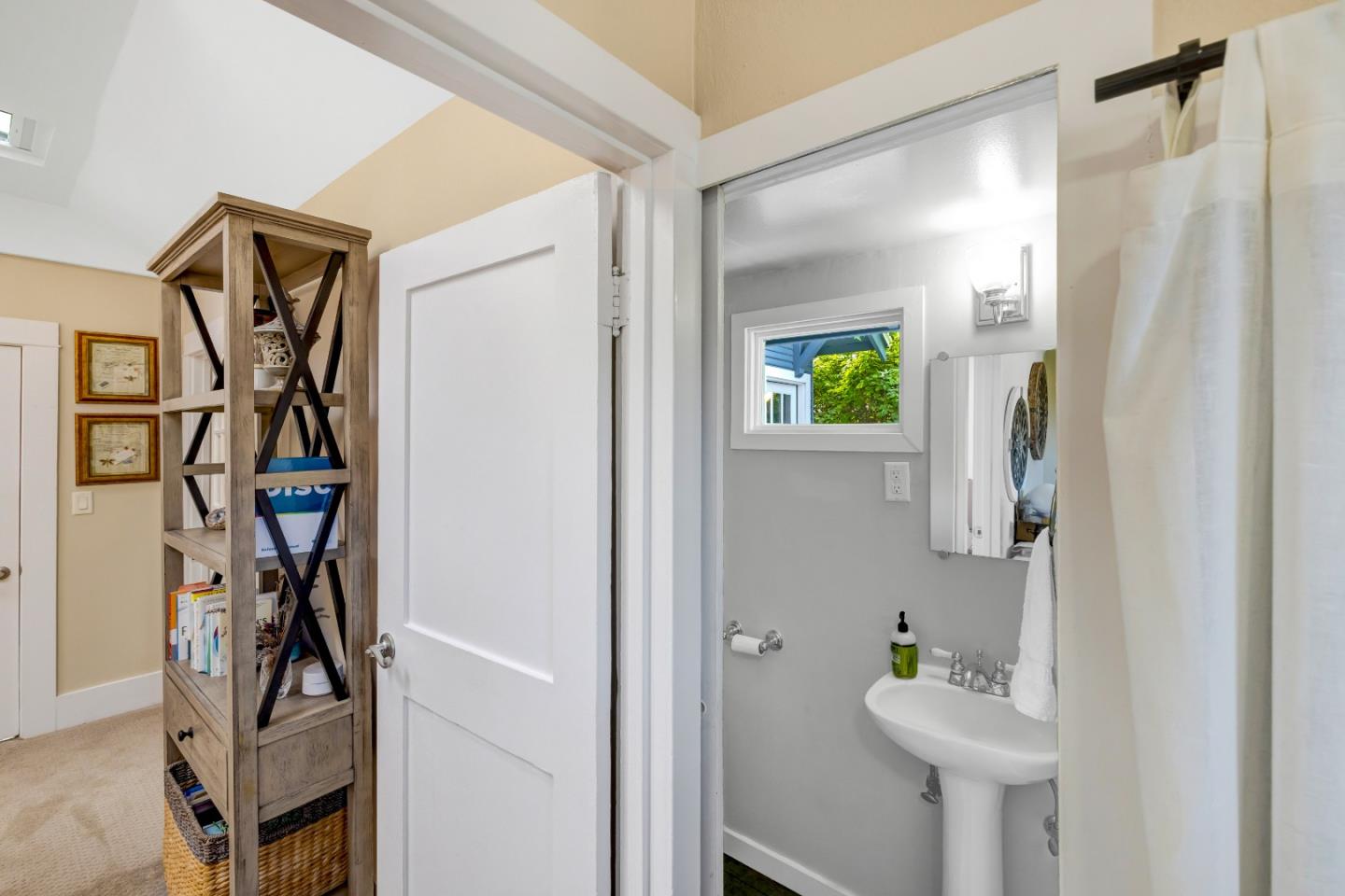 Detail Gallery Image 33 of 52 For 1271 Fourth Street, Monterey,  CA 93940 - 3 Beds | 1/1 Baths